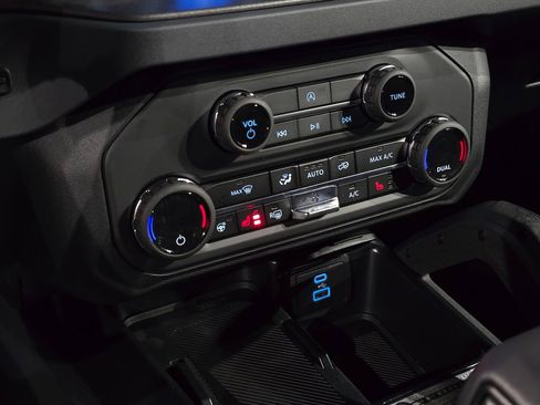 New 2025 Ford Bronco Badlands AWD/4WD image 28