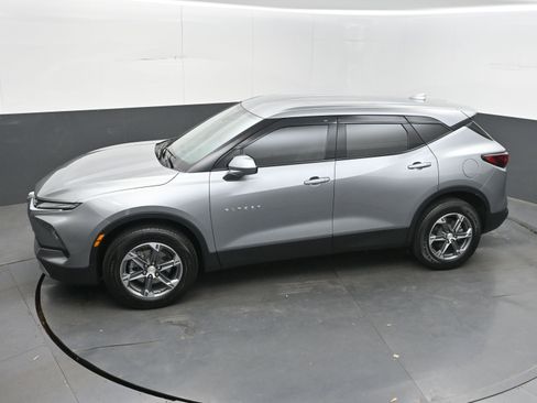 Used 2023 Chevrolet Blazer LT FWD image 35