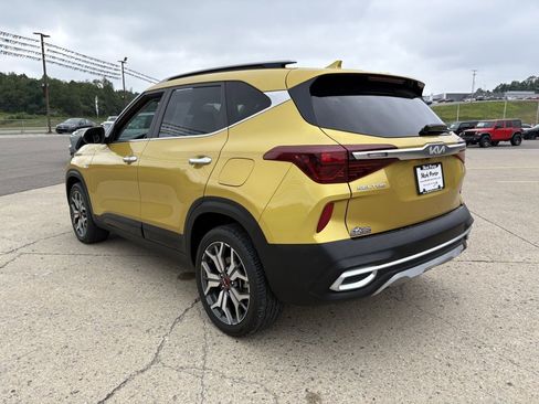 Used 2023 Kia Seltos SX w/ SX Sunroof Package image 3