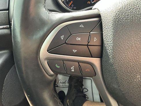 Used 2018 Jeep Grand Cherokee Limited AWD/4WD image 19