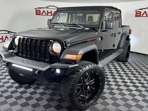 Used 2020 Jeep Gladiator Sport w/ Quick Order Package 24S AWD/4WD image 2