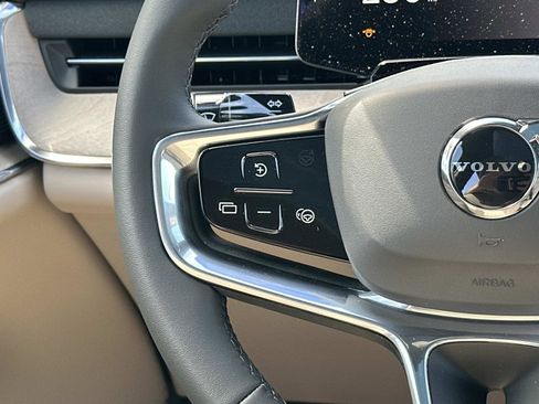 New 2025 Volvo EX90 Ultra w/ Protection Package Premier image 8