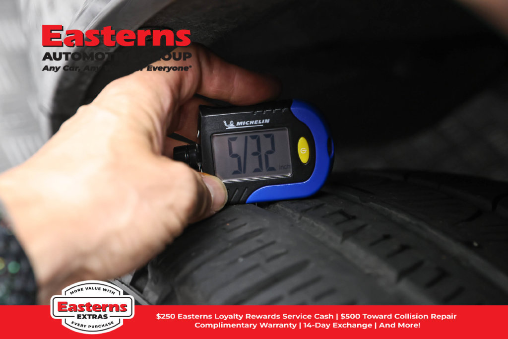 Used 2025 Jeep Grand Wagoneer Series II Obsidian w/ Quick Order Packagew 28T AWD/4WD image 35