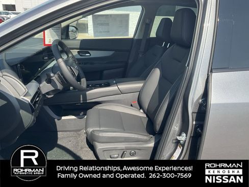 Certified 2025 Nissan Murano SL AWD/4WD image 11