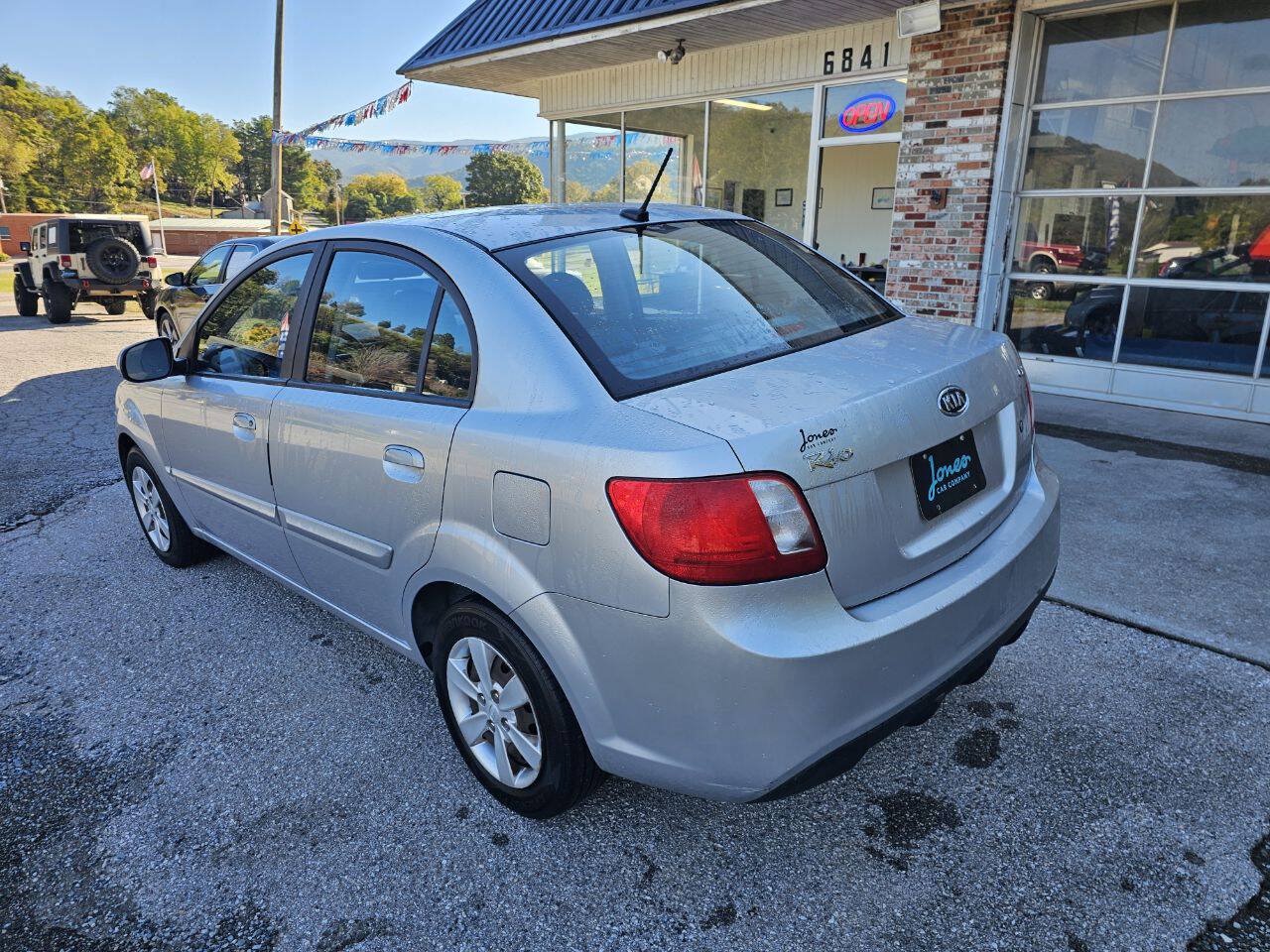 Used 2010 Kia Rio LX FWD image 6
