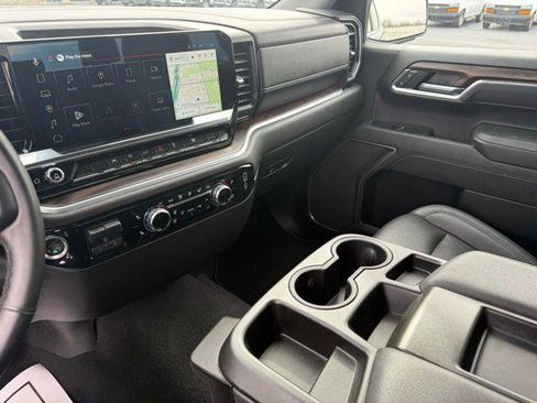 Used 2025 GMC Sierra 1500 SLT image 51