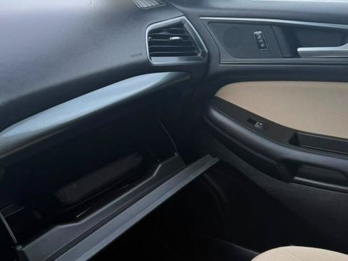 Used 2018 Ford Edge SE AWD/4WD image 18