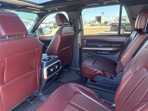 Used 2024 Ford Expedition Limited image 25