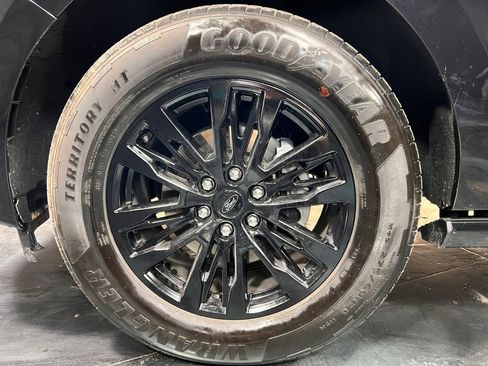 Used 2025 Ford Expedition Max Platinum image 39