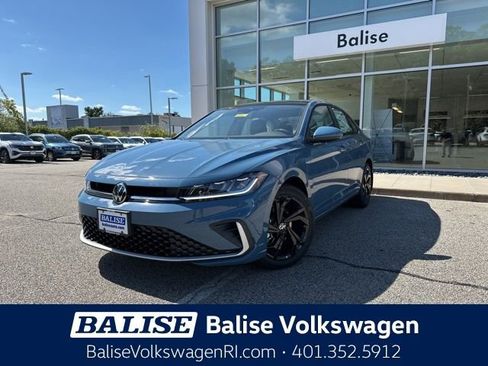 New 2025 Volkswagen Jetta SE image 3