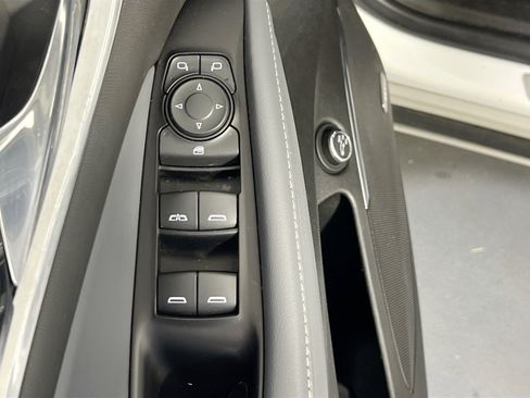 Used 2020 Buick Enclave Essence w/ Sound and Sites Package image 18