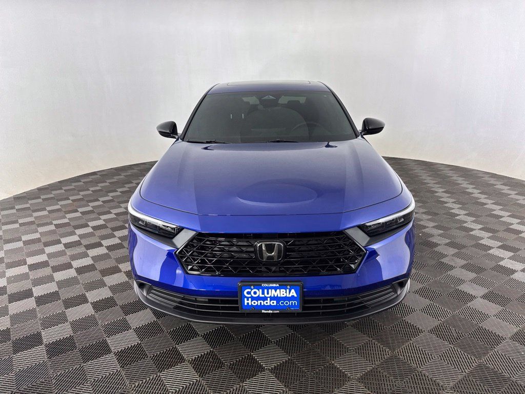 Used 2025 Honda Accord Sport image 2