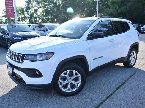 Used 2024 Jeep Compass Latitude AWD/4WD image 13