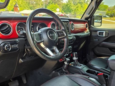 Used 2022 Jeep Gladiator Rubicon w/ Cold Weather Group AWD/4WD image 23