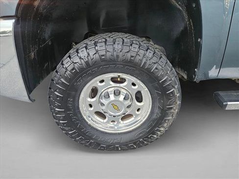 Used 2009 Chevrolet Silverado 2500 LT w/ Exterior Plus Package image 19