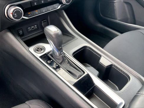 Used 2024 Nissan Sentra SV FWD image 16