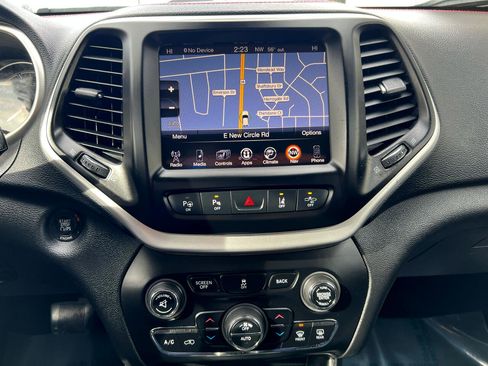 Used 2014 Jeep Cherokee Trailhawk w/ Technology Group image 19