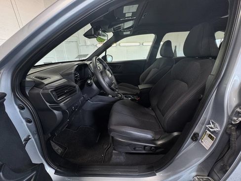 Used 2025 Subaru Forester Premium AWD/4WD image 12