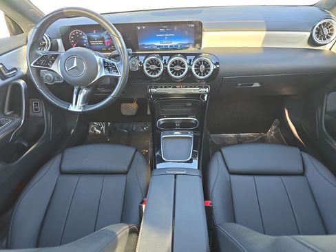 Used 2025 Mercedes-Benz CLA 250 image 9