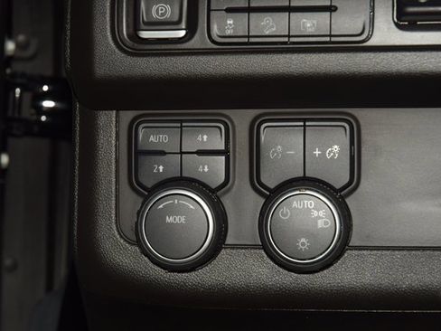 Used 2023 Chevrolet Tahoe High Country image 34