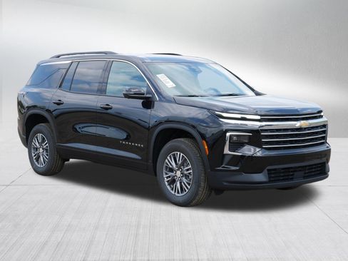 New 2026 Chevrolet Traverse LT w/ Driver Confidence Package AWD/4WD image 7