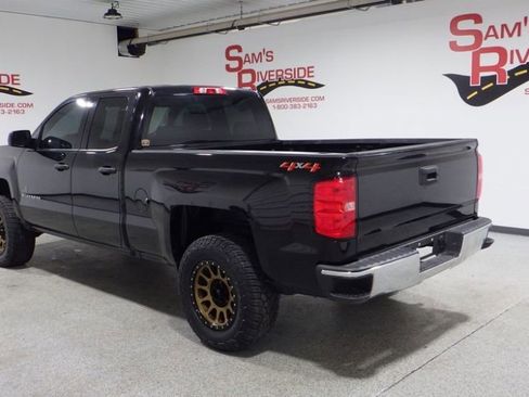 Used 2018 Chevrolet Silverado 1500 W/T w/ Black Out Edition image 3