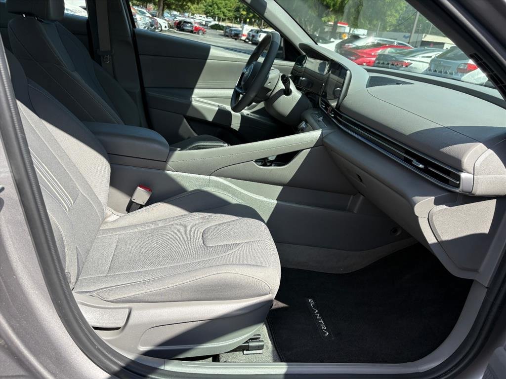 Certified 2024 Hyundai Elantra SEL FWD image 15