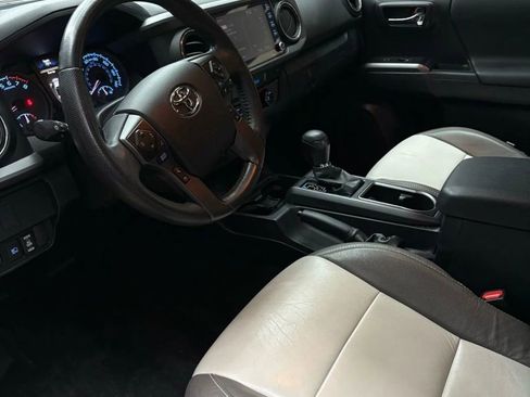 Used 2021 Toyota Tacoma 4x4 Double Cab image 4