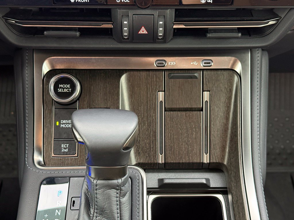 Used 2026 Lexus GX 550 w/ Accessory Package (2T) AWD/4WD image 20