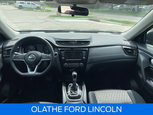 Used 2018 Nissan Rogue SV AWD/4WD image 15