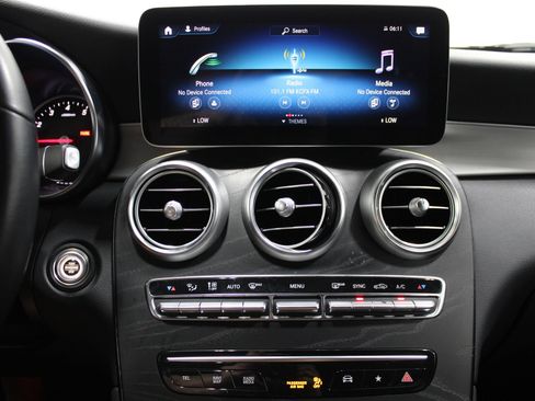 Used 2021 Mercedes-Benz GLC 300 image 35