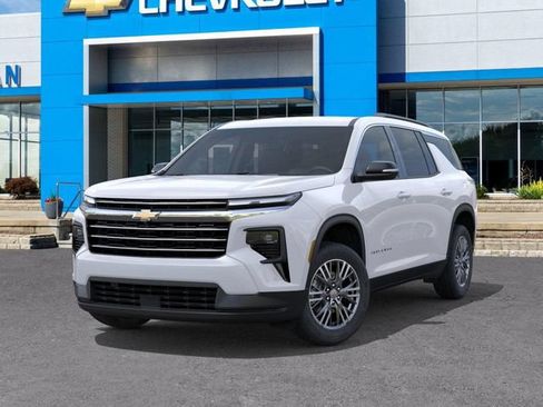 New 2026 Chevrolet Traverse LT w/ Driver Confidence Package FWD image 6