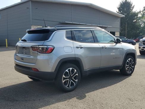 Used 2024 Jeep Compass Limited AWD/4WD image 4