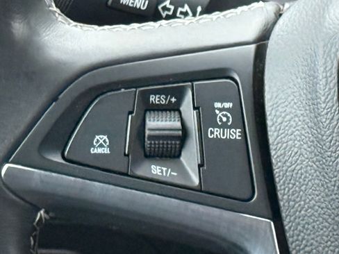 Used 2021 Buick Encore Preferred image 23