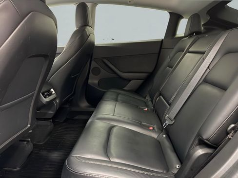 Used 2021 Tesla Model Y Long Range image 10