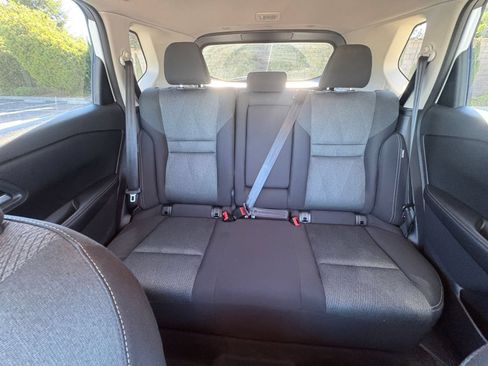 Used 2025 Nissan Rogue SV AWD/4WD image 40