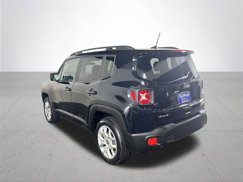 Used 2018 Jeep Renegade Latitude image 8