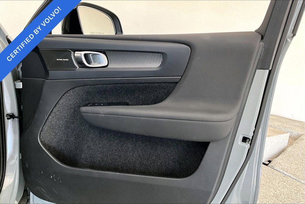 Used 2024 Volvo XC40 B5 Plus w/ Protection Package Premier AWD/4WD image 22