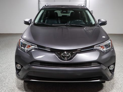 Used 2018 Toyota RAV4 Limited FWD image 4