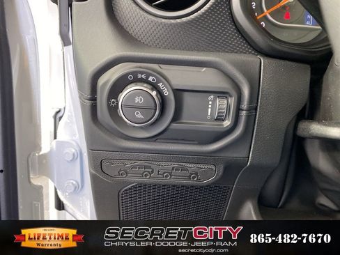 New 2026 Jeep Gladiator Mojave image 15