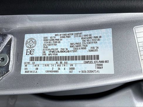 Used 2019 Ford Escape Titanium AWD/4WD image 17