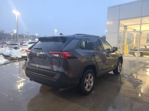 Used 2022 Toyota RAV4 XLE image 7