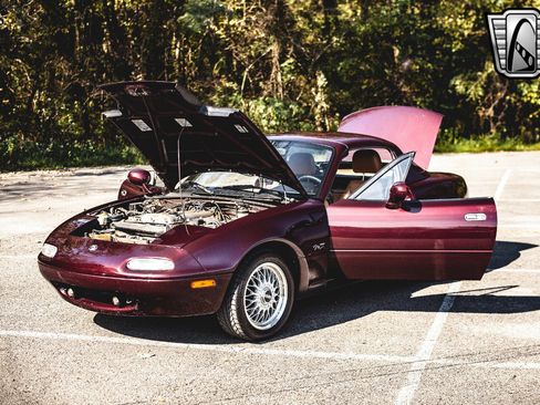 Used 1995 MAZDA MX-5 Miata M-Edition image 18