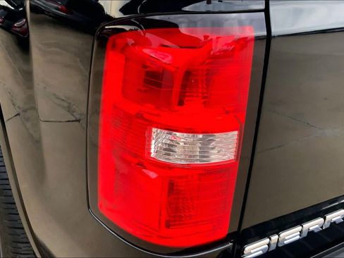 Used 2015 GMC Sierra 1500 Denali RWD image 28