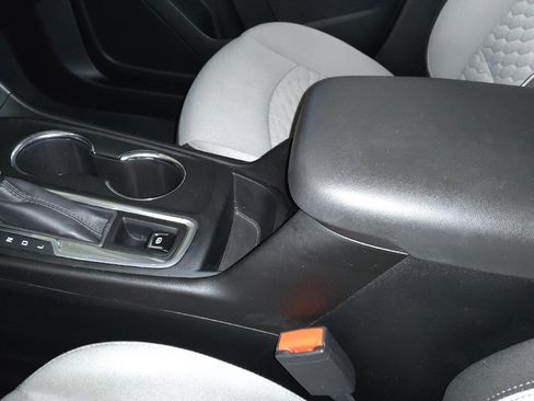 Used 2019 Chevrolet Equinox LT w/ Driver Convenience Package FWD image 26
