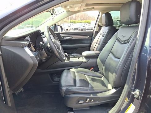 Used 2018 Cadillac XT5 Premium Luxury image 2
