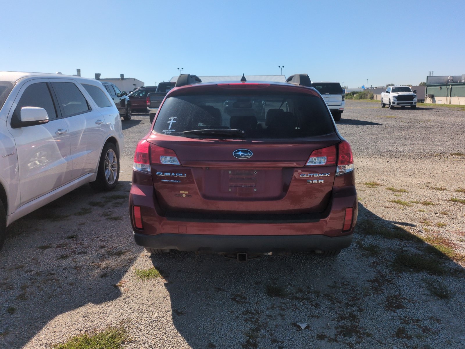 Used 2011 Subaru Outback 3.6R Limited w/ PWR Moonroof Pkg AWD/4WD image 6