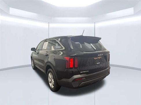 Certified 2023 Kia Sorento LX AWD/4WD image 9