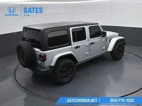 Used 2022 Jeep Wrangler Unlimited Sahara AWD/4WD image 44