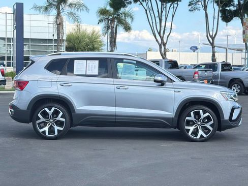 Used 2022 Volkswagen Taos SEL AWD/4WD image 2